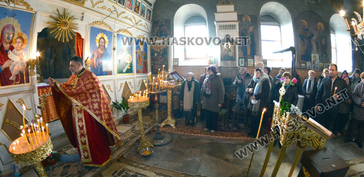В  Черногорово осветиха меда на Св. Харалампий