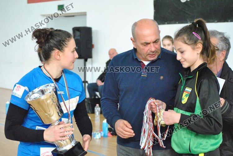 „Бъки” вдигна хандбалната Купа България след победа над Свиленград