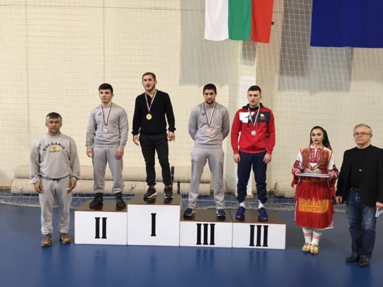 5 медала завоюваха борците на Димитровград