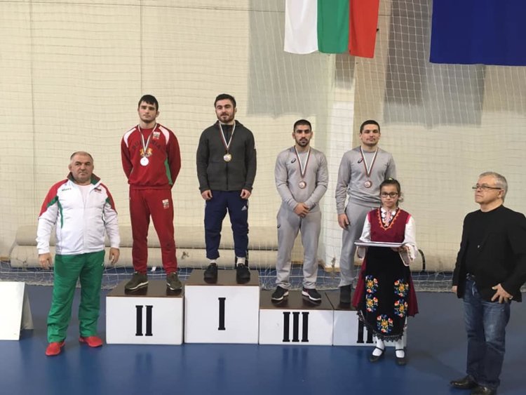 5 медала завоюваха борците на Димитровград