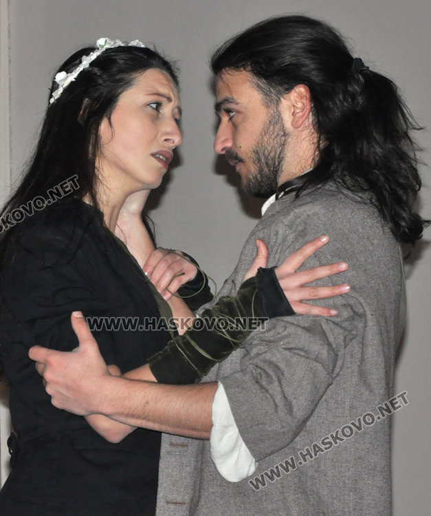 Тази вечер в театъра: една невъзможна любов с премиера