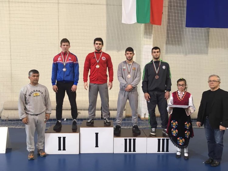 5 медала завоюваха борците на Димитровград