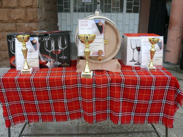 Йордан Рунтев е Царят на виното в Дълбок извор