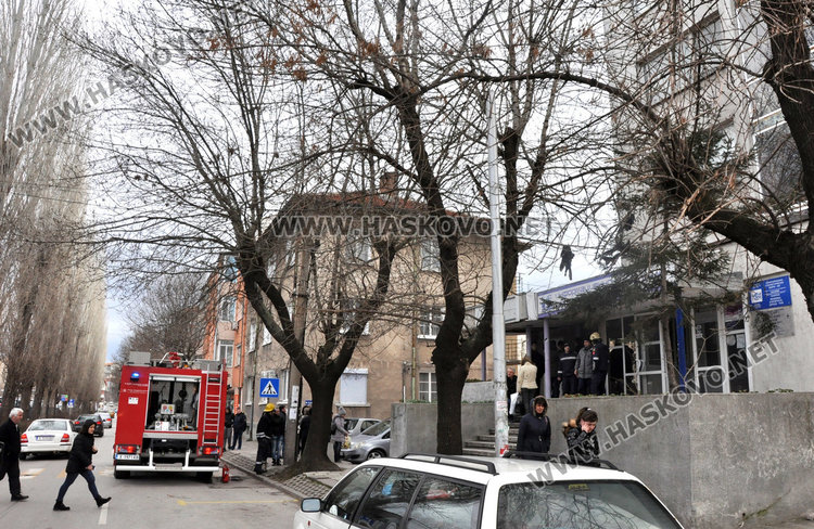 Заради изпушил асансьор евакуираха служителите от бившия Изчислителен център