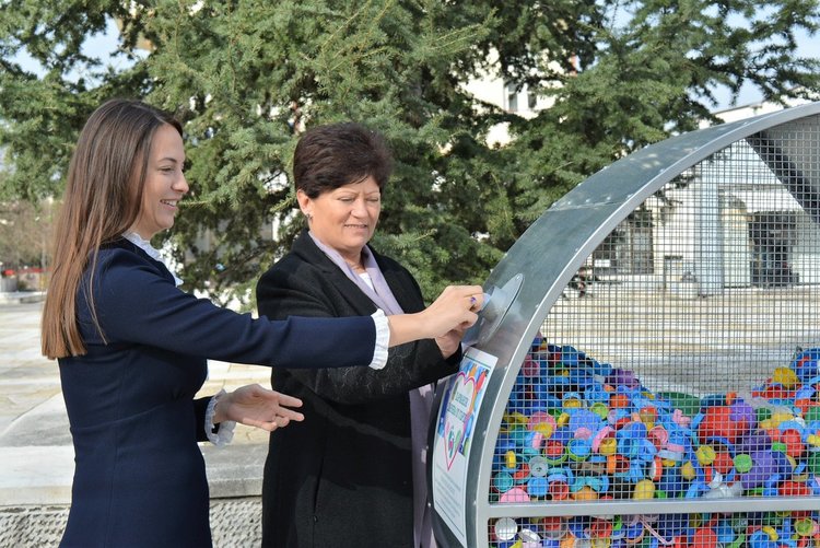 121 кг. капачки от металното сърце в Харманли отиват за купуването на кувьози