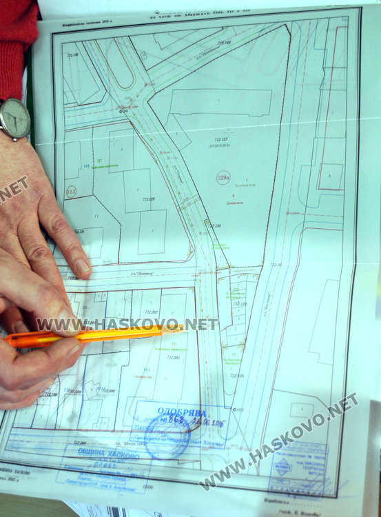 Тротоарът до детската градина е частен парцел, общината търси решение