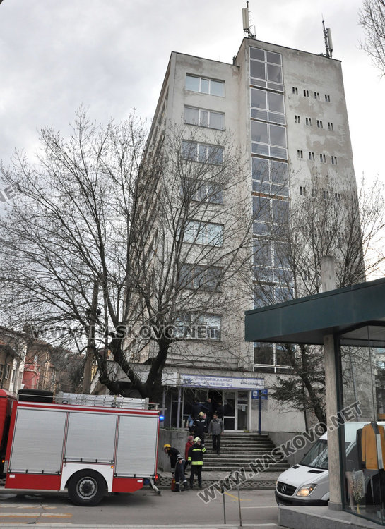 Заради изпушил асансьор евакуираха служителите от бившия Изчислителен център