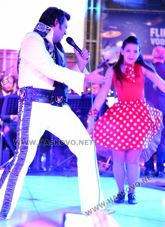 Елвис препълни Планетата