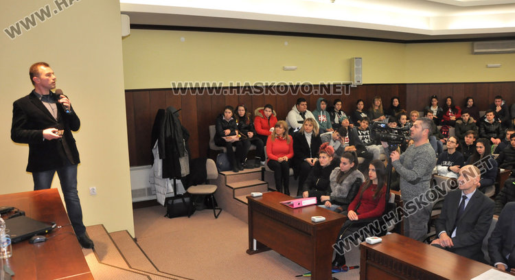 Ученици слушаха лекция за вредите от дрогата