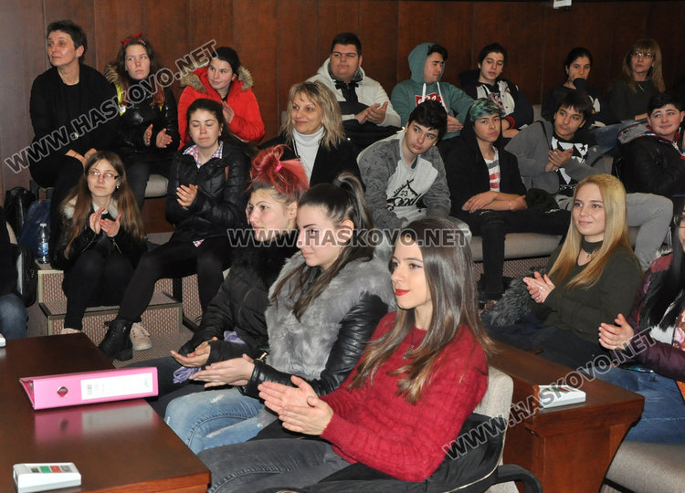 Ученици слушаха лекция за вредите от дрогата