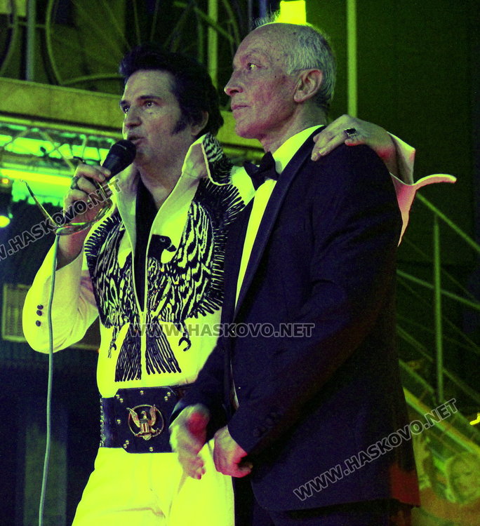 Елвис препълни Планетата