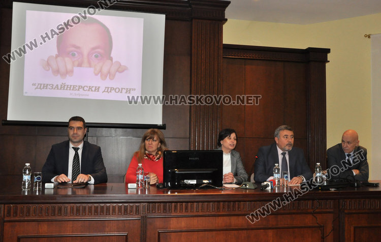 Пламен Георгиев, Пенка Георгиева, Милена Петева, Стратимир Димитров и кметът Добри Беливанов