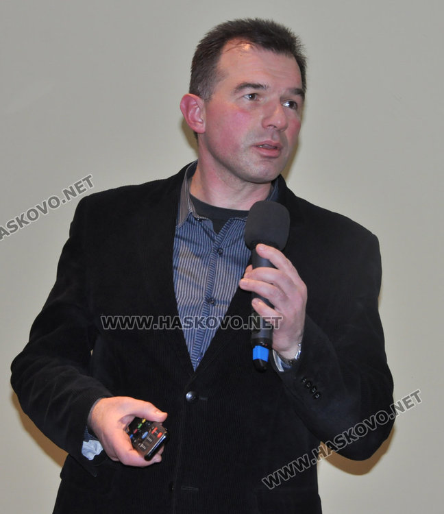 д-р Добринов