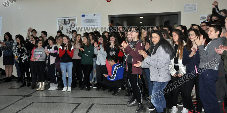 Любов от комунизма показаха в ПМГ на Свети Валентин