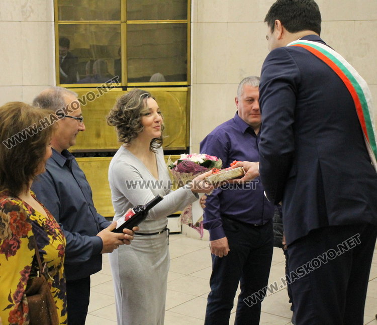 В деня на влюбените и виното, две нови семейства венча кметът на Димитровгрд