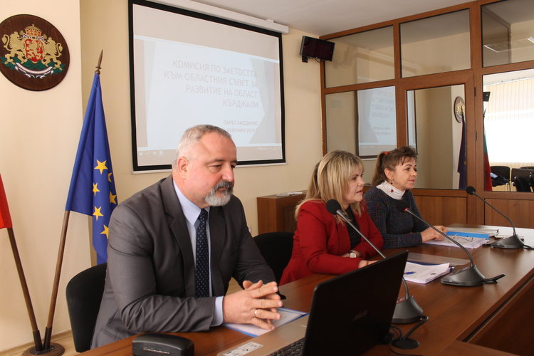 Областната комисия по заетост  обсъди план-приема