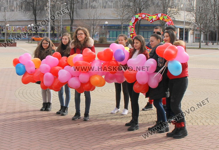 Сърца и настроение в центъра на Димитровград