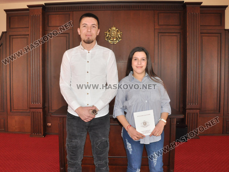 Брак след запознанство във фейсбук, още 6 двойки си казаха "да" на празника на влюбените