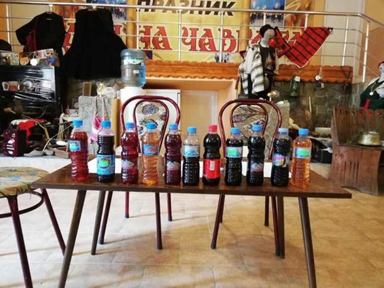 11 винари се състезаваха за най-добро вино в с. Бряст