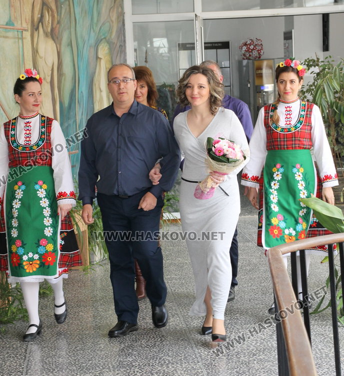 В деня на влюбените и виното, две нови семейства венча кметът на Димитровгрд