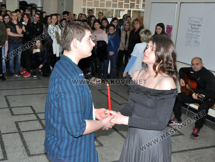 Любов от комунизма показаха в ПМГ на Свети Валентин