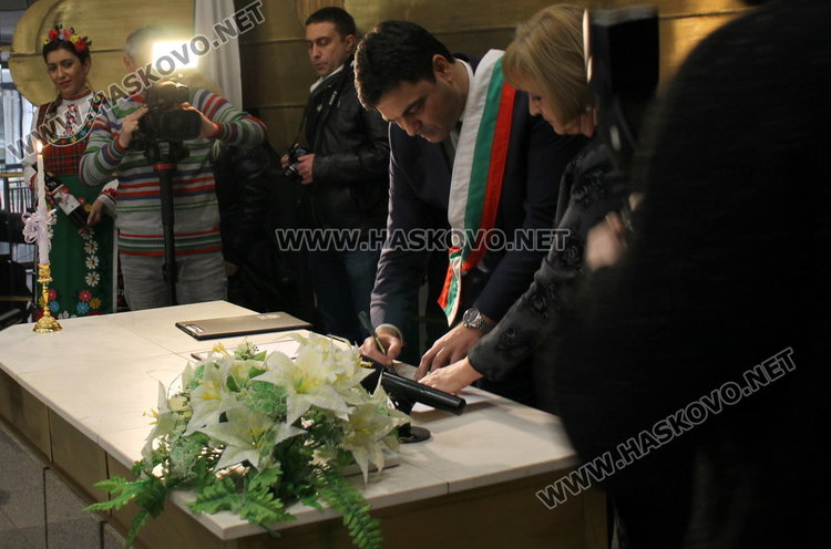 В деня на влюбените и виното, две нови семейства венча кметът на Димитровгрд