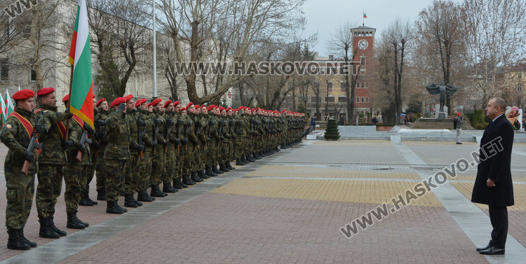 Радев призова гражданите и бизнеса да поставят ребром въпроса за скъпия ток пред правителството