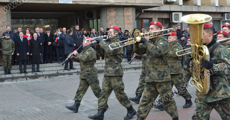 Радев призова гражданите и бизнеса да поставят ребром въпроса за скъпия ток пред правителството
