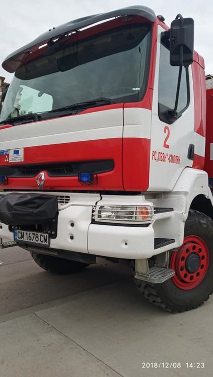 Пет декара треви и храсти горяха край Черешово заради човешка небрежност