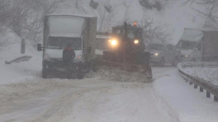 Близо 40 см сняг на прохода Шипка