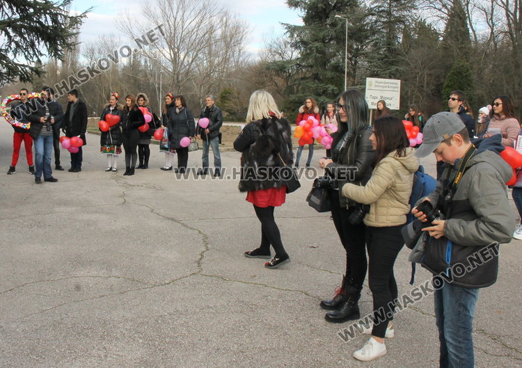 Наградиха победителите от конкурса "Усещане за любов" - произведенията на победителите