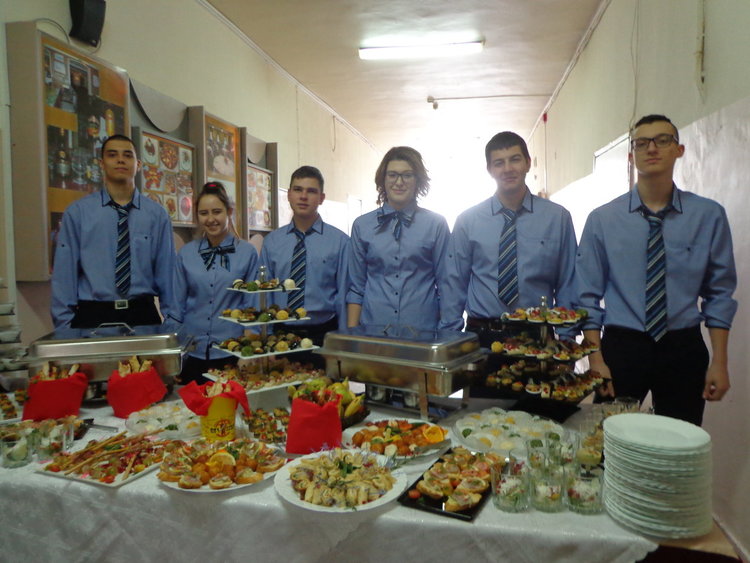 Златаровци откриха модерен  Учебен ресторант