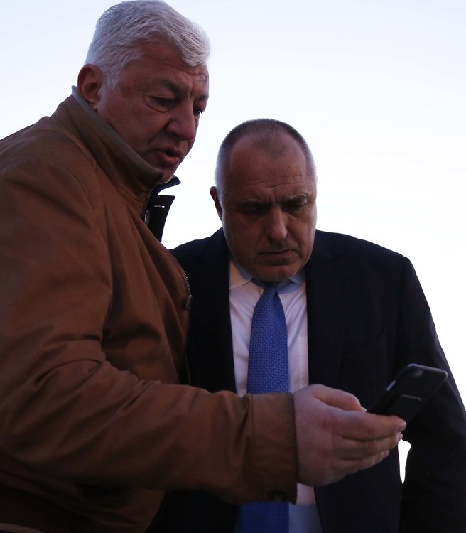 Областният Димитров информира премиера Борисов за ситуацията около инцидента при гара Пловдив