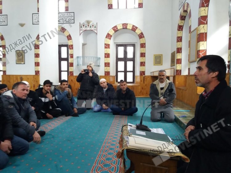 Избраха алтернативно джамийско настоятелство в Кърджали с председател Фахреттин Изет