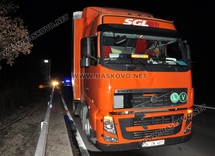 Тир уби на място мъж, изскочил от гората край Хасково