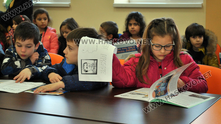 Урок по родолюбие във "Васил Левски" за патрона, гостуваха над 170 деца