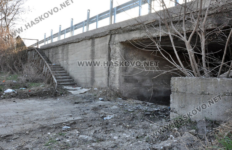 Ограничиха с мантинела спирка и достъпа към подлеза до Бирената