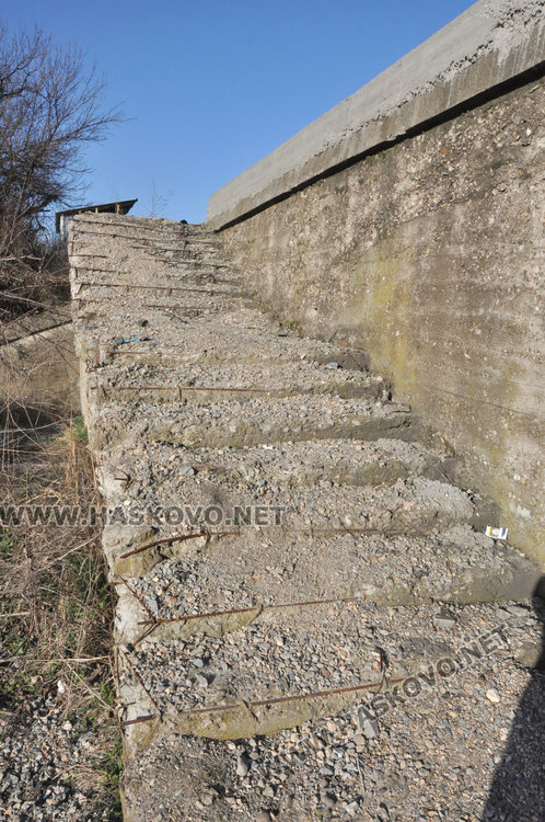 Ограничиха с мантинела спирка и достъпа към подлеза до Бирената