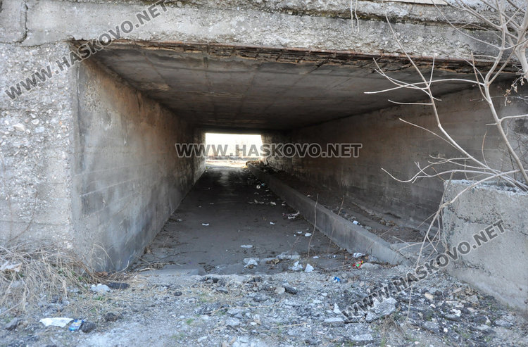 Ограничиха с мантинела спирка и достъпа към подлеза до Бирената