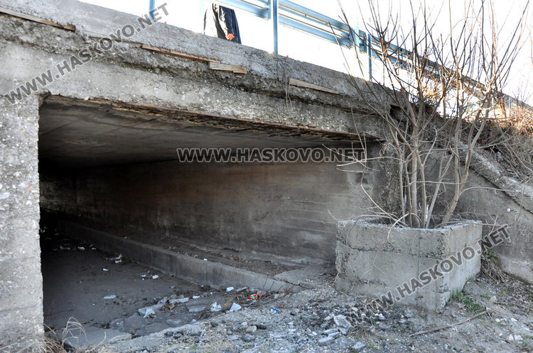 Ограничиха с мантинела спирка и достъпа към подлеза до Бирената