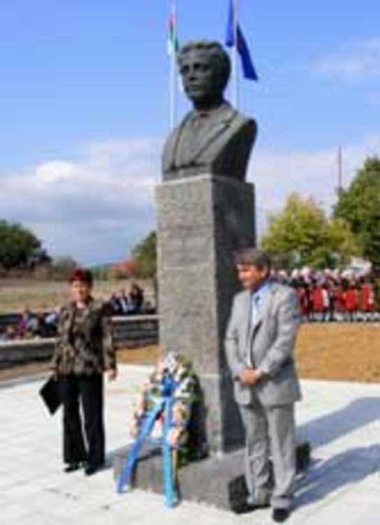 В Пчеларово почетоха Апостола