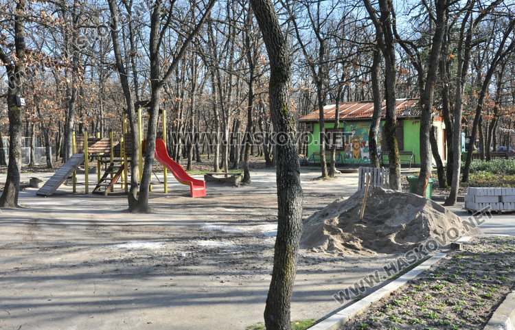 Вълците в зоопарка на Кенана са в добро здраве, показа експертна проверка