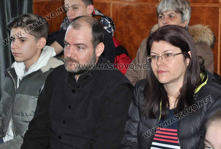 Учениците от Хасково все по-активни на конкурса "Завещано от Апостола"