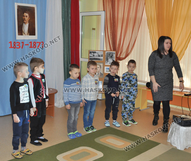 Деца скачаха като лъвчета за 146 г. от гибелта на Апостола