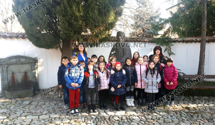 Третокласници от Хасково по стъпките на Апостола в родния му край