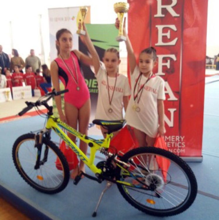 Кристин Кръстева стартира новия сезон със златен медал