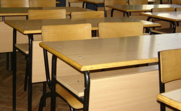 Анкета на ЕК пита учениците: Момче ли си, момиче или... друго