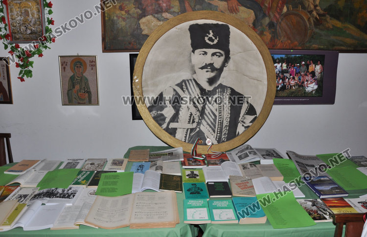 Тракийци с патриотичен рецитал за бележити дати