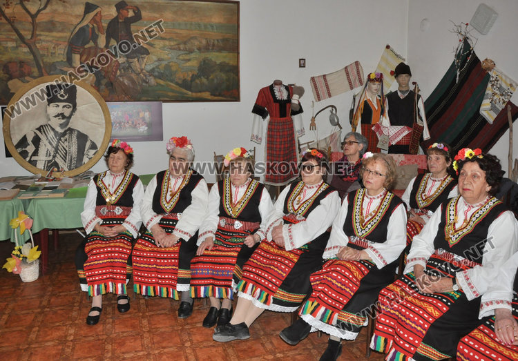 Тракийци с патриотичен рецитал за бележити дати