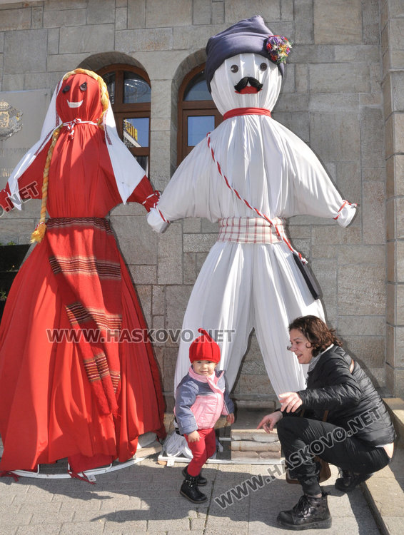 Триметровите Пижо и Пенда вече са в центъра на Хасково